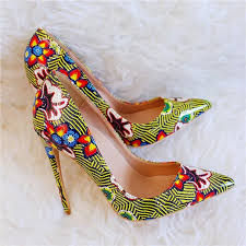 Second hand mode von momox fashion im sale kaufen. Floral Patterned Green High Heel Pumps Shoes Red Bottoms Sherilyn Shop