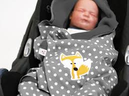 Because having a baby doesn't mean you have to stop enjoying all of your favorite adventures, such as dining out, shopping, or traveling on vacation. Ganzjahresdecke Einschlagdecke Maxi Cosi Decke Von Liebesherz Auf Dawanda Com Einschlagdecke Deckchen Baby