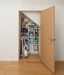 大容量で魅力的な 押入れ収納 ですが 奥行きがありすぎてうまく収納出来ない とお悩みの多い場所でもありますよね 今回は 押入れ収納をはじめとした 様々な 収納のアイデアを一気にご紹介いたします インテリア 収納 家 階段下収納