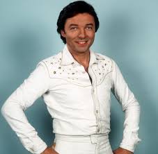 He was voted the country's best male singer in the annual český slavík (czech nightingale) national music award 42 times. Karel Gott Und Diese Stimme Die Ich Meine Gehorte Karel Welt