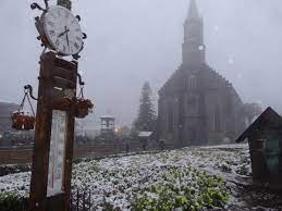 A previsão do tempo é a aplicação da ciência e tecnologia para fazer uma descrição detalhada de ocorrências futuras esperadas na atmosfera num certo local. Clima Em Gramado Temperatura Neve E O Que Levar Na Mala