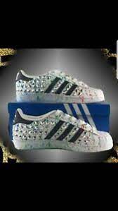 Adidas originals superstar sneaker für damen in weiß. Schuhe Adidas Superstar Mit Fur Feldspritze Bunt Und Stachel Silber Ebay