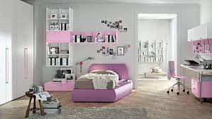 Laddove c'è bisogno di molta capacitá di contenimento la soluzione che affianca o ingloba il letto all'armadio è perfetta per risolvere soluzioni abitative complicate. 38 Idee Originali Per Camerette Moderne Per Ragazze Mondodesign It Camerette Design Della Camera Da Letto Camera Da Letto Moderna