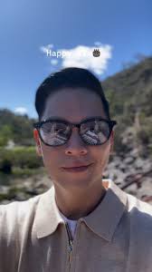 “My illness does not define me but my strength and courage does.” 17 months  since my cancer diagnosis.. how fast times flashed by. Happy 42 to myself  for making it this far. 😄 #cancerwarrior ...