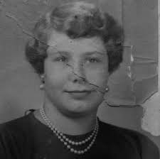 Please retouch this pic of my mom TUF