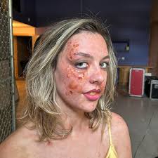 Lady of the night ✨ … with a few unchecked infections 🦠 I had so much fun  doing this makeup