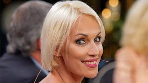 Now, away from haute couture dresses, she turned to the most intensive training in the gym and became quite a bodybuilder. Ingrid Grudke Estoy En Pareja Y Muy Bien Espectaculos Elonce Com