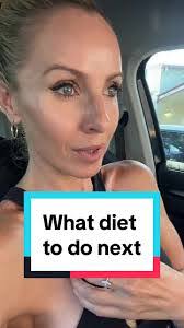 Anne Rennie's Instagram, Twitter & Facebook