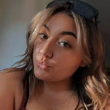 Krista Lott's Instagram, Twitter & Facebook