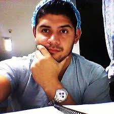 Aaron Flores (@aefm2212)