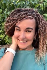 Hairdresser with short curly hair experience needed