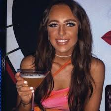 Anna Moir (@AnnaMoirx)