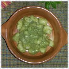 Gnocchi Al Pesto Di Rucola E Zucchine Una Spia In Cucina Gnocchi Al Pesto Gnocchi Rucola
