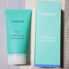 Selain pada area wajah, komedo juga bisa muncul pada area. 6 Produk Skincare Terbaik Dan Ampuh Menghilangkan Komedo