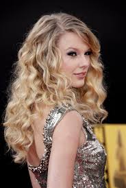 However, as it was seen in the reputation documentary serie. Pin By Megan Reed On Taylor Swift Taylor Swift Hair Taylor Swift Curly Hair Curly Hair Styles