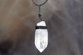 Diy Rogue One Kyber Crystal Necklace The Kessel Runway Kyber Crystal Crystal Necklace Crystal Necklace Diy