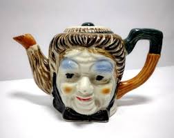 Anillo vintage en tono dorado con piedra grande redonda transparente talla  7