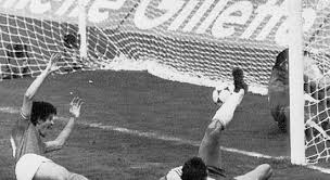 Ficha del encuentro de semifinales del mundial de fútbol de 1982 jugado entre las selecciones de polonia y italia con detalle de goles, jugadores titulares y suplentes, tarjetas y cambios. Italia Al Mundial 1982 Cammino Di Enzo Bearzot La Stampa