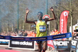 Le nombre maximum de participants est donc fixé à 54 000. Semi Marathon De Paris Wikipedia