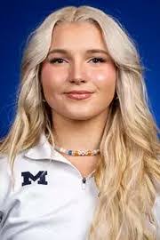 Gabrielle Graves's Instagram, Twitter & Facebook