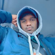 Man United are reportedly considering a move for the world's most clinical  finisher, Nicolas Jackson. How would you feel if United signed the prolific  Chelsea legend? 👇 #mufc #jackson #goldbridge