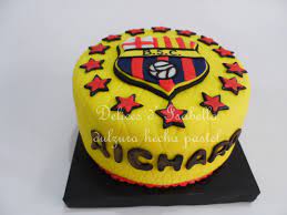 Cakes del sabor y decoracion que quieras y para toda ocasion!! Pin By Teresita De Echeverria On Tortas Delices D Isabella Soccer Cake Cake Desserts Cake Toppers