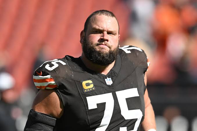 Long-time Browns G Joel Bitonio retires after 12 seasons | Reuters