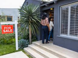Redfin issues blunt warning about mortgage rates and housing market
