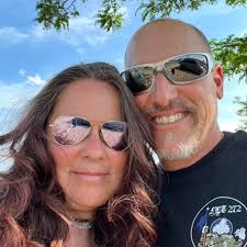 Bengals franchise WR Tee Higgins has requested a trade, per sources.  Higgins loves Cincinnati and hoped to be with the team long term, but is  disappointed that the team has not had