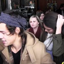 Kendall was in a bikini. Smart Harry Styles Took Kendall Jenner To A Gay Bar