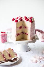 Layer Cake Framboise Noix De Coco Octobre Rose By Kitchenaid Lilie Bakery Recette Layer Cake Framboise Cake Framboise Gateau Noix De Coco