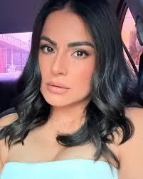 Samantha Velasquez het 'n nuwe foto...