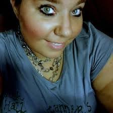 Kellie Sisk's Instagram, Twitter & Facebook