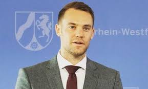 He is playing with number 1. Manuel Neuer Facts Bio Family Life Career Personal Life Height