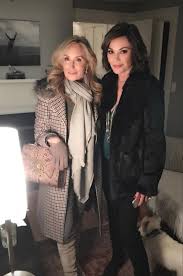 2 bd 2 ba 1,200 sqft $391/sqft. Ciao Newport Beach Home Style With The New York Housewives Housewives Of New York Style New Hampton