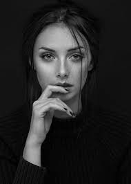 25 Fashion Photography Examples Richpointofview Self Portrait Photography Portrait Photography Poses Black Photography