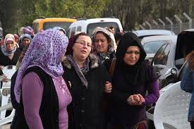 İki ay sonra da 2007 yılında boşandı. Ankarali Turgut Un Uzuntusu Objektiflere Boyle Yansidi