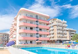 Stupendo appartamento dalle linee ultra moderne e rifiniture di pregio anche nell'arredo al quattordicesimo piano del prestigioso cond. Residence Apollo Lido Di Jesolo Agenzia Lampo