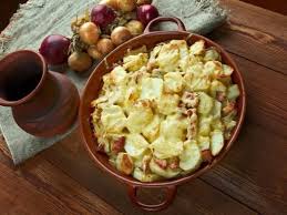 Poivre Pomme De Terre Creme Fleurette Oignon Lardons Fumes Reblochon Vin Recette Tartiflette Tartiflette Facile Tartiflette