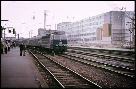 Von saarbrücken nach frankfurt günstig, bequem und staufrei reisen mit den angeboten der deutschen bahn. Ab 1974 Kamen Dann Die 25 Serienloks Der Br 181 2 Manfred Britz Eisenbahnfotos
