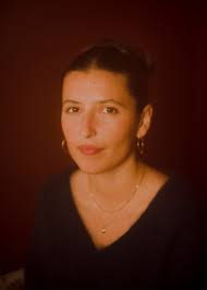 📖 UNE HISTOIRE SILENCIEUSE Un premier roman d'Alexandra Boilard-Lefebvre  📅15 janvier 2025📅 𝐿'ℎ𝑖𝑠𝑡𝑜𝑖𝑟𝑒 𝑟𝑒𝑡𝑟𝑜𝑢𝑣𝑒́𝑒 𝑑'𝑢𝑛𝑒  𝑓𝑒𝑚𝑚𝑒 𝑠𝑎𝑛𝑠 ℎ𝑖𝑠𝑡𝑜𝑖𝑟𝑒. Thérèse, sur les photographies, semble  ailleurs, le regard absent. On ...