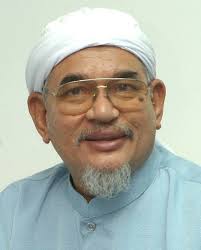 1982'de abim başkanı datuk seri anwar i̇brahim organizasyondan ayrılıp birleşik malezya ulusal örgütü'ne (umno) katıldığında, abdul hadi ustaz fadzil noor ve datuk nakhaie ahmad ile pas'a katıldı. Abdul Hadi Awang Alchetron The Free Social Encyclopedia