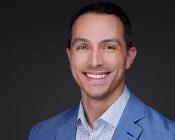 Jen Healey's Instagram, Twitter & Facebook