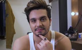 He is an actor and composer, known for a grande vitória (2014), totalmente demais (2015) and malhação (1995). Luan Santana Compra Carro De Quase R 2 Milhoes E Ostenta Na Web Rd1