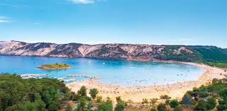 Rab je jedním z kvarnerských ostrovů, proslulý svým výjimečně mírným, příznivým podnebím a poměrně vysokým počtem hodin slunečního svitu. Sahara Chorvatsko Ostrov Rab Lopar Polopenze Abazajezdy Cz Invia Dovolena A Zajezdy