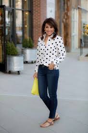 Camisa De Poa Feminina Como Usar Como Usar Poa Com Calca Jeans Ideias Fashion Estilo De Moda Casual Moda De Outono Feminina