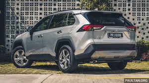 Prices shown are subject to change and are governed by the terms and conditions of this website. 2020 Toyota Rav4 Suv Launched In Malaysia Cbu Japan 2 0l Cvt Rm196 500 2 5l 8at Rm215 700 Paultan Org