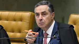 A wizard pertence a pearson desde 2014 e nosso posicionamento é muito diferente de carlos a corporação resolveu se pronunciar e negar vínculo com o empresário carlos wizard martins (foto. Barroso Concede A Carlos Wizard Direito De Ficar Em Silencio Na Cpi Da Covid Noticias Sobre Giro Cidades Giro Marilia Noticias