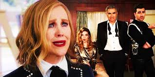 Moira's Schitt's Creek Running Gag Proves Her Biggest Difference From The  Roses