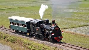 Kereta api india pertama kali dibangun oleh east indian railway company sedangkan perusahaan kereta api pertama di indonesia berada di bawah gambar: 3 Rute Kereta Api Terindah Di Indonesia